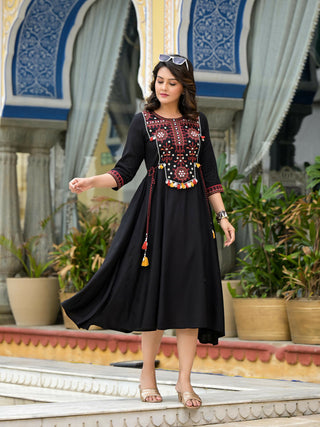 J4713BLACK-4