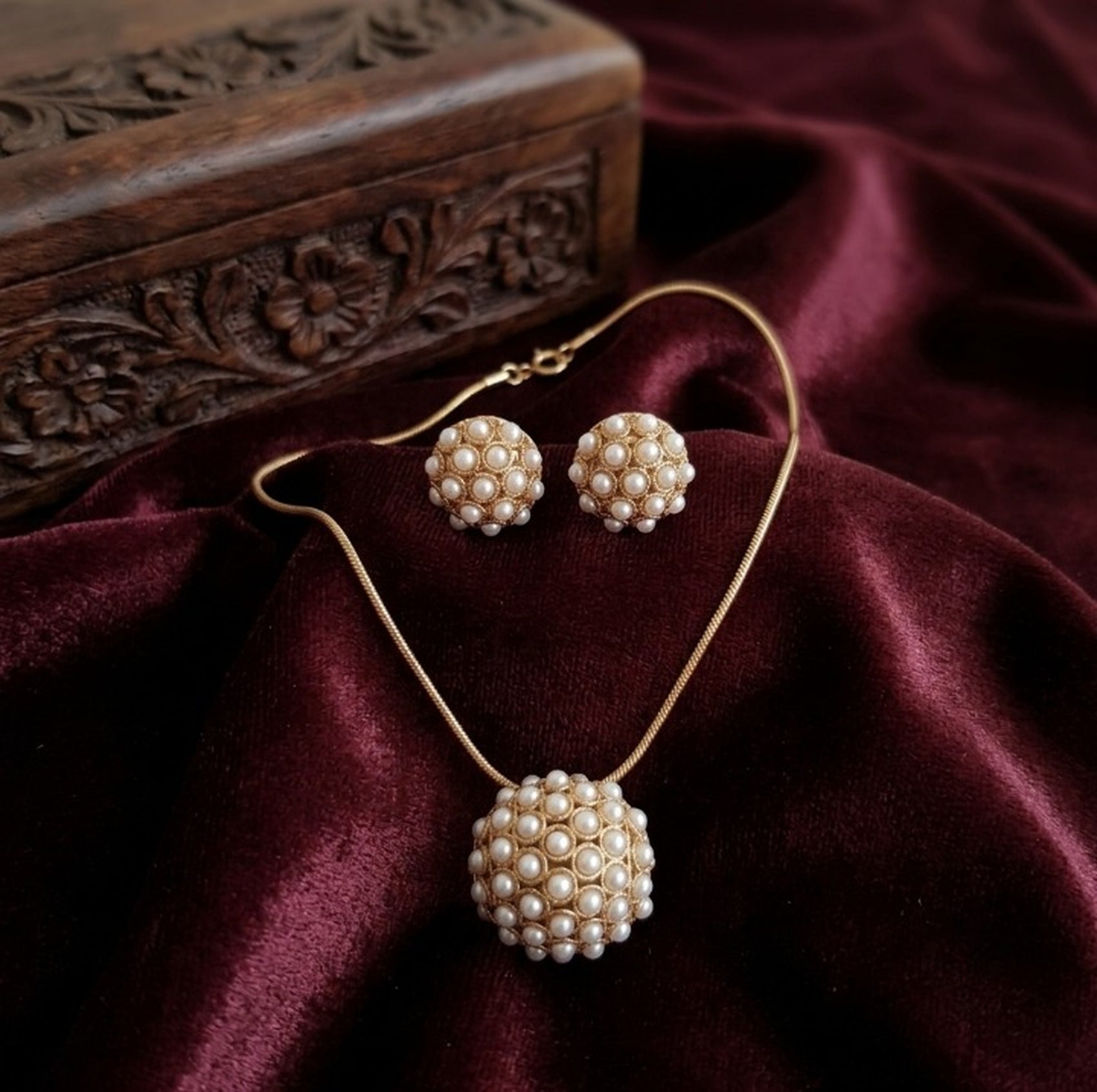 Jewel City Antique Gold Plated White Pearl Pendant Set With Earrings |Festival Jewelry - Dista