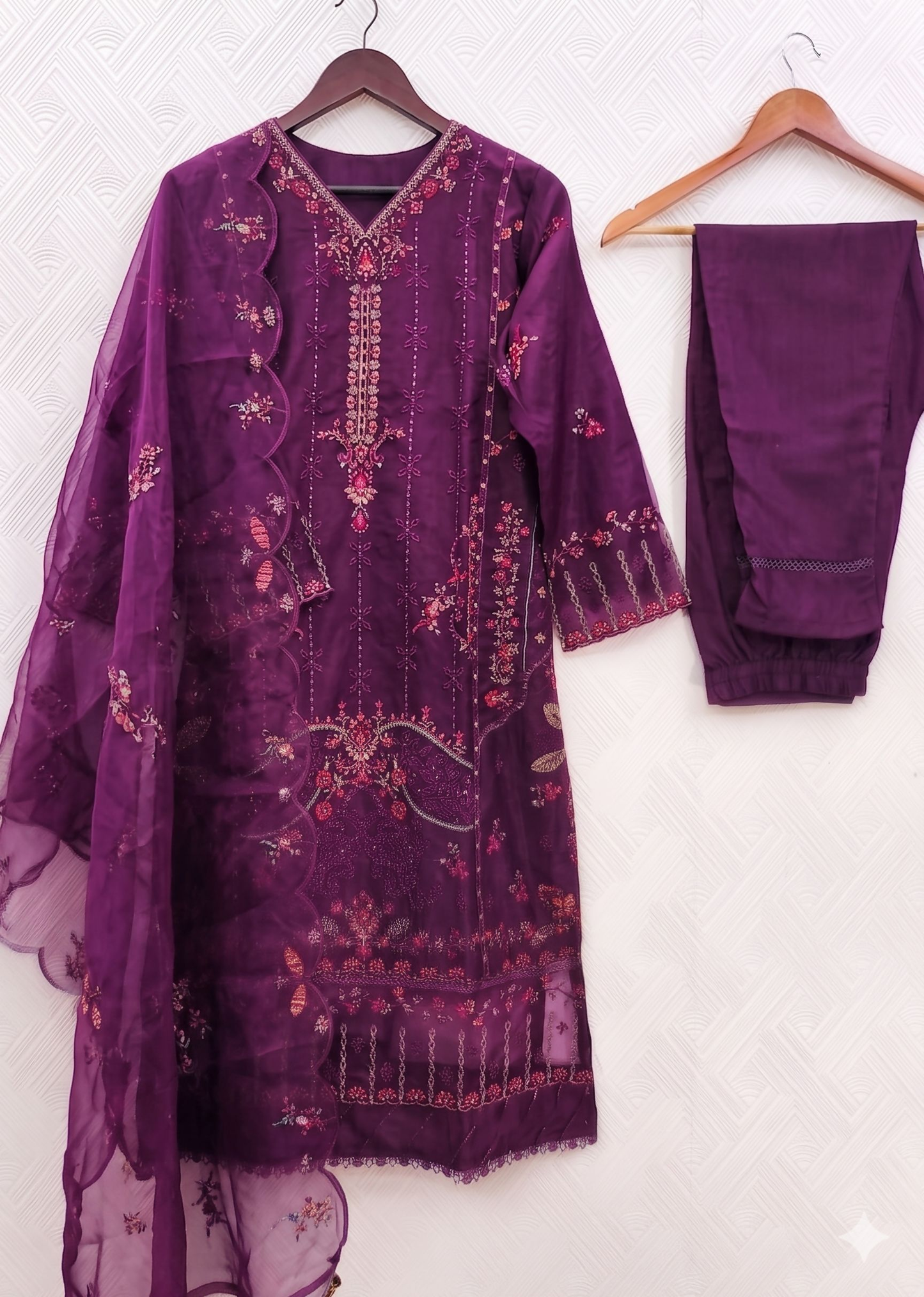 Teeya Creation Womens New Net With Heavy Embroiedery With Sequence Work Kurta Set - Dista