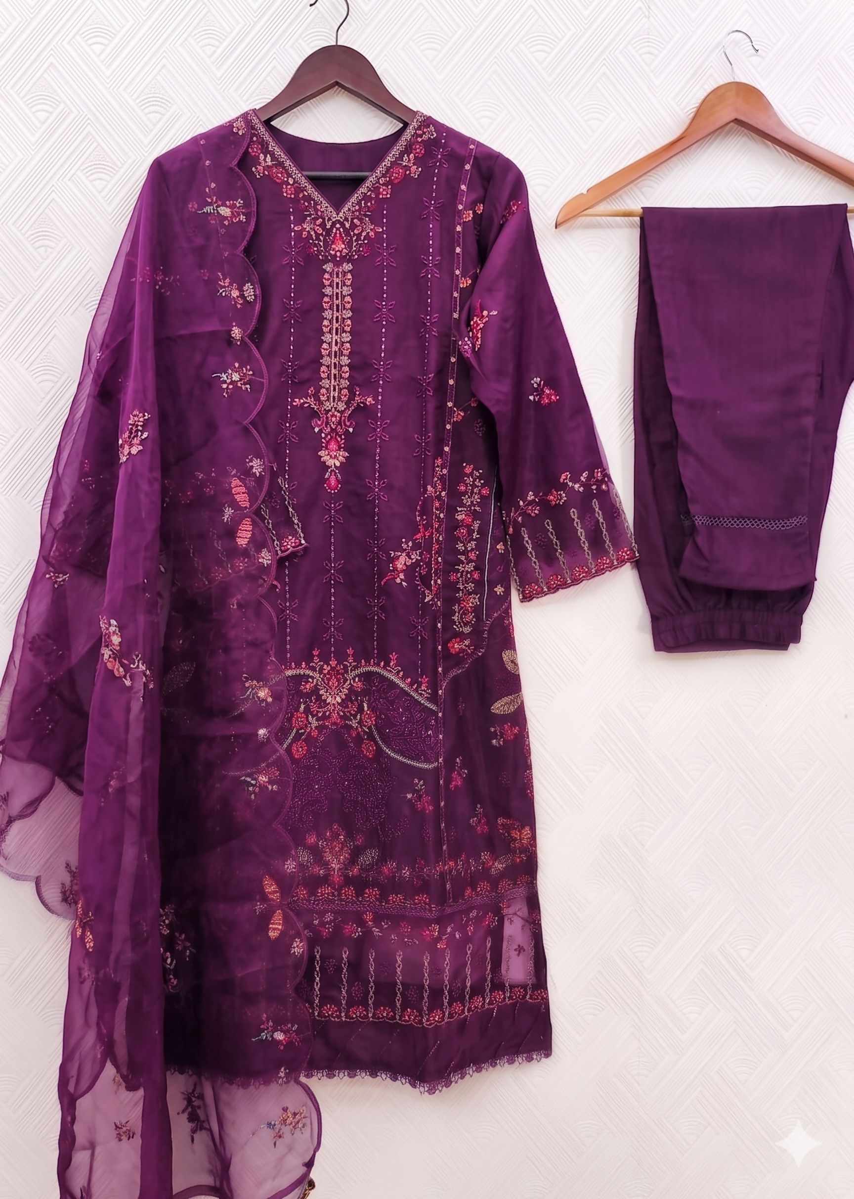 Teeya Creation Womens New Net With Heavy Embroiedery With Sequence Work Kurta Set - Dista