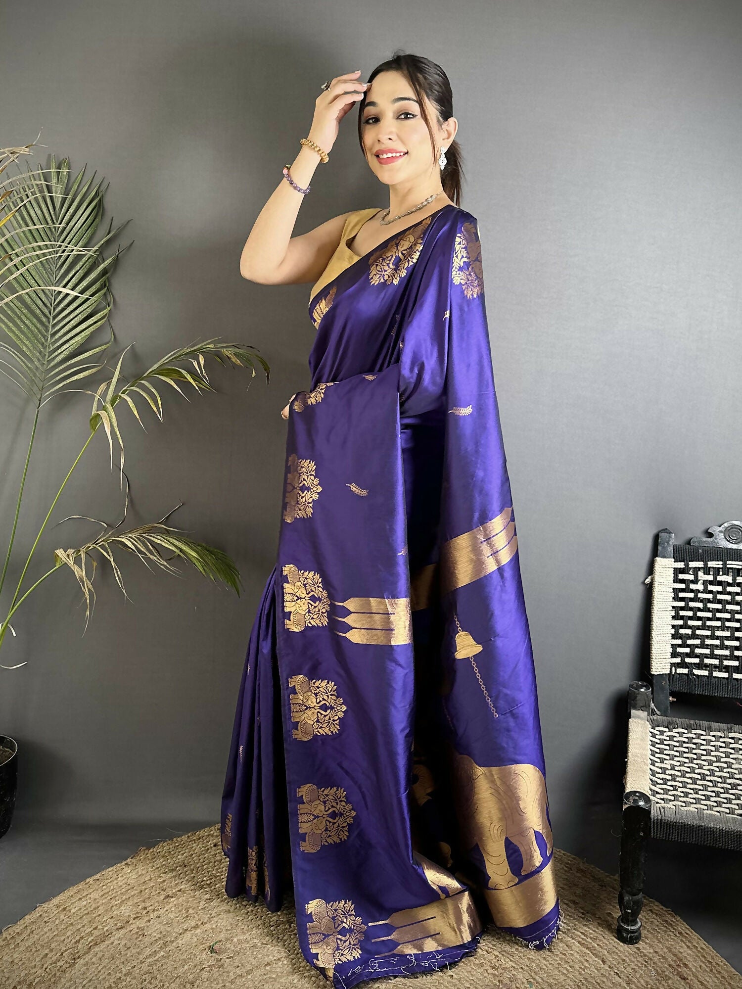 Joban Fashion Violet Motifs Zari Weaving Soft Silk Banarasi Saree - Dista
