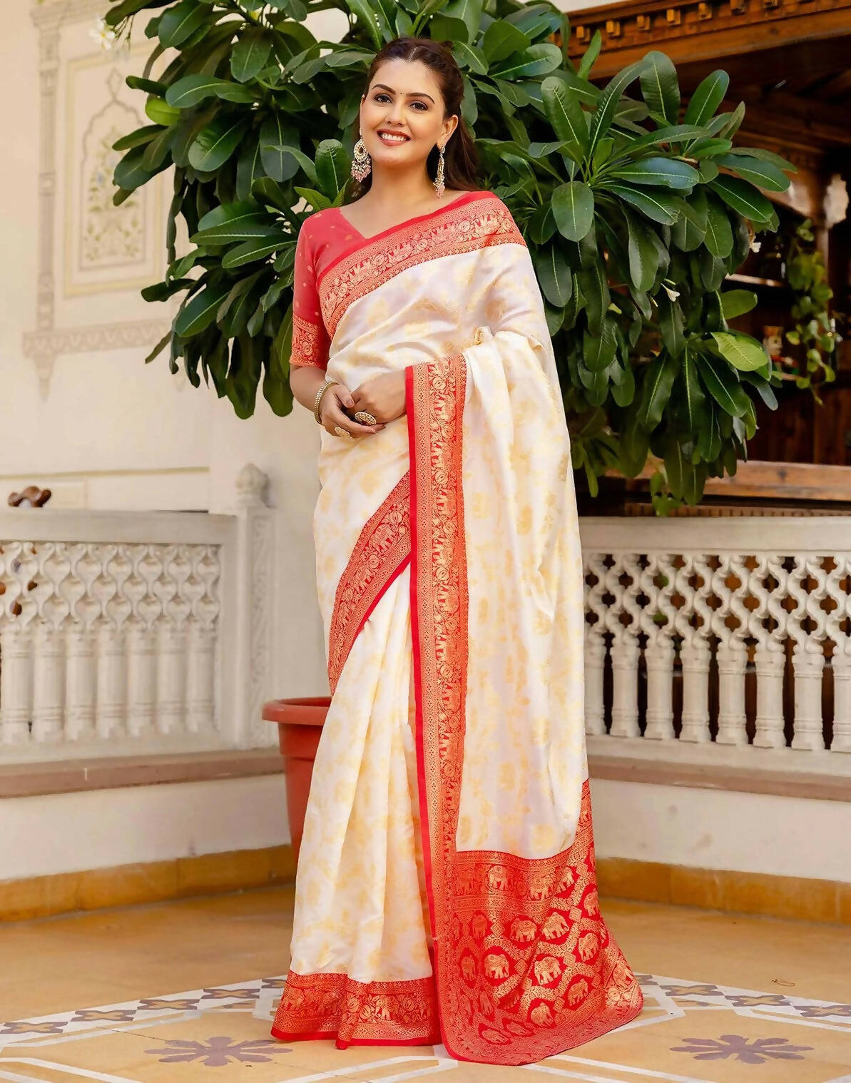 Joban Fashion Off White Silk Woven Banarasi Saree