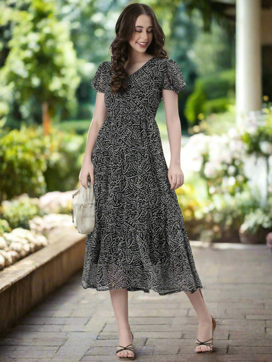 Souchii Black And White Floral Chiffon Maxi Dress For Women – Souchii