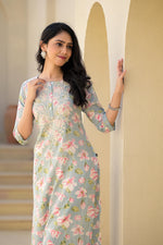 Thumbnail for Juniper Women's Green Floral Printed Cotton Kurta With Thread Work & Buttons - Distacart