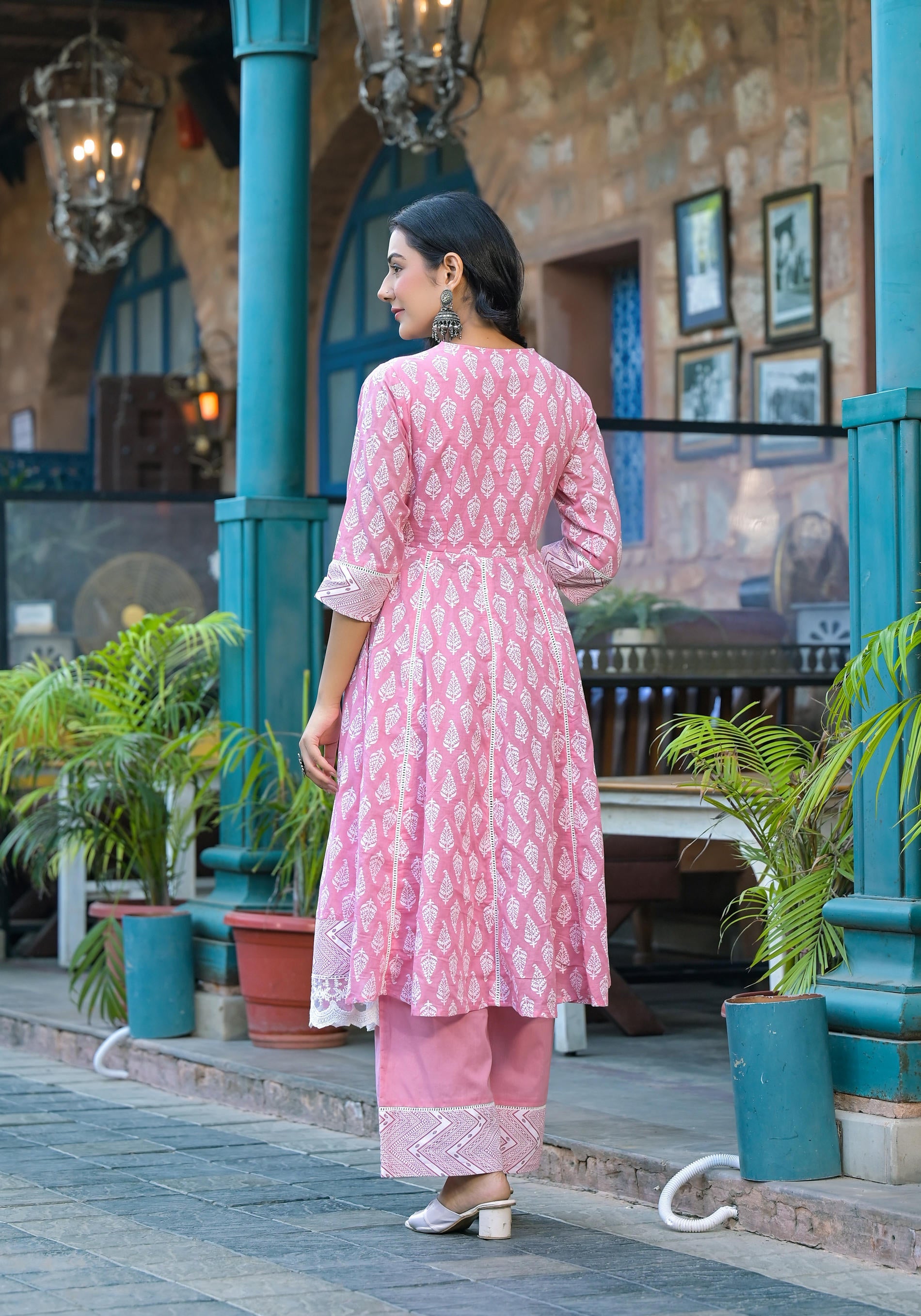Juniper Powder Rose Pink Lace-Trim Printed Kurta Set With Dupatta