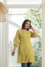 Thumbnail for Juniper Lemon Ethnic Motif Printed Cotton Kurta With Button Closure - Distacart