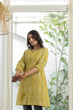 Thumbnail for Juniper Lemon Ethnic Motif Printed Cotton Kurta With Button Closure - Distacart