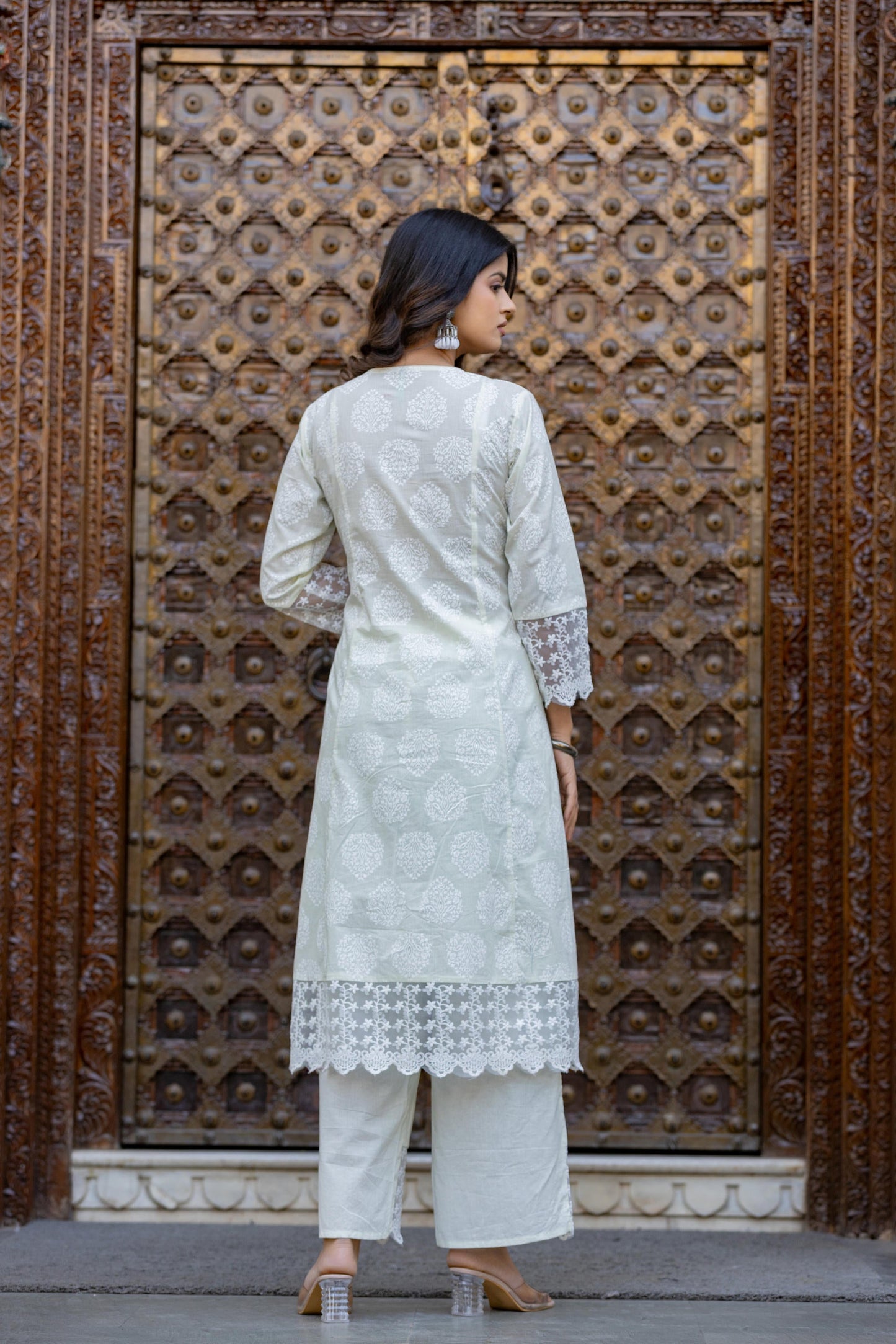Juniper White Ethnic Motif Printed Cotton Kurta Set With Lace & Thread Work - Distacart