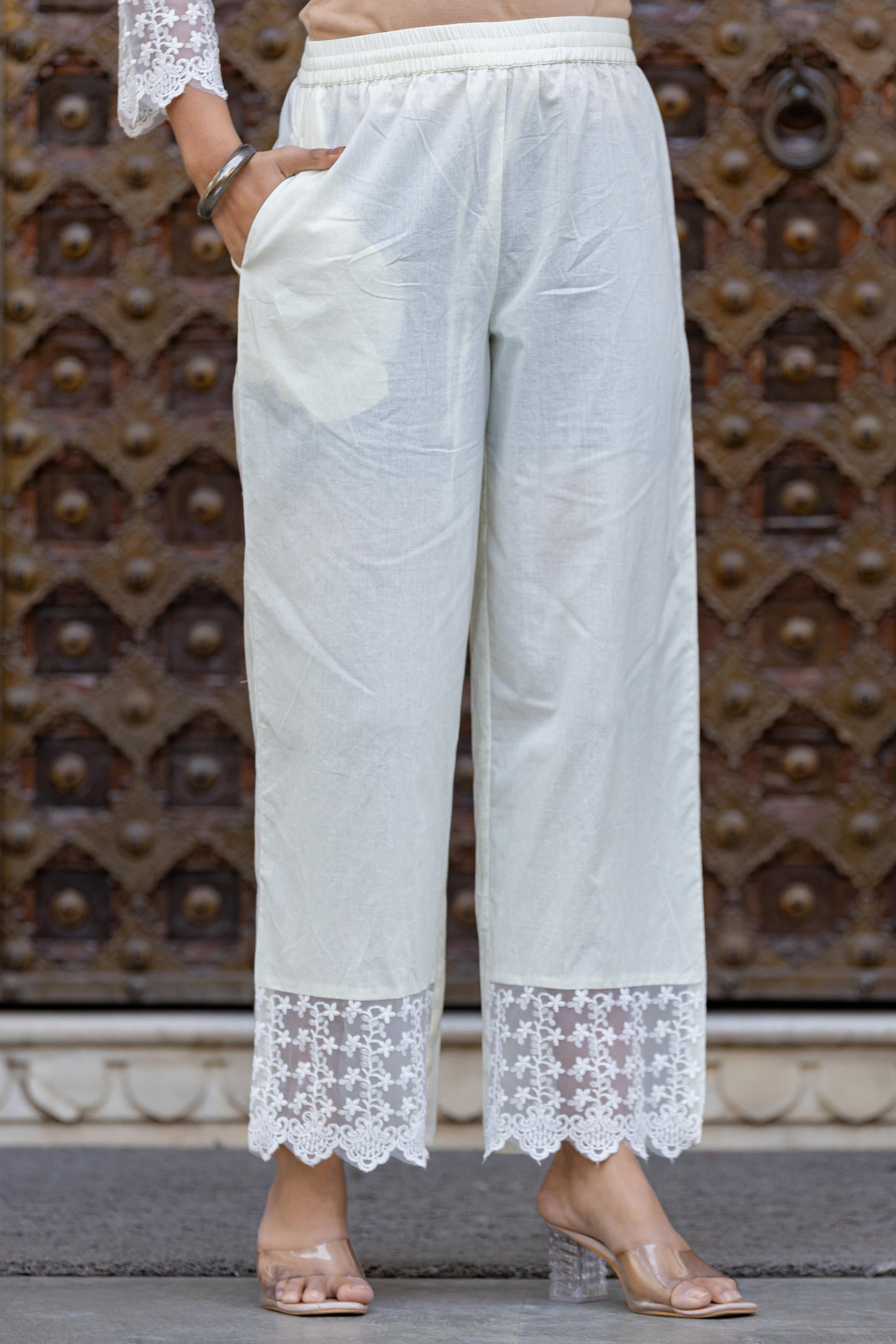 Juniper White Ethnic Motif Printed Cotton Kurta Set With Lace & Thread Work - Distacart