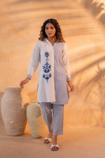 Thumbnail for Juniper NavyBlue & White Divide Embroidered Panel Kurta Set - Distacart