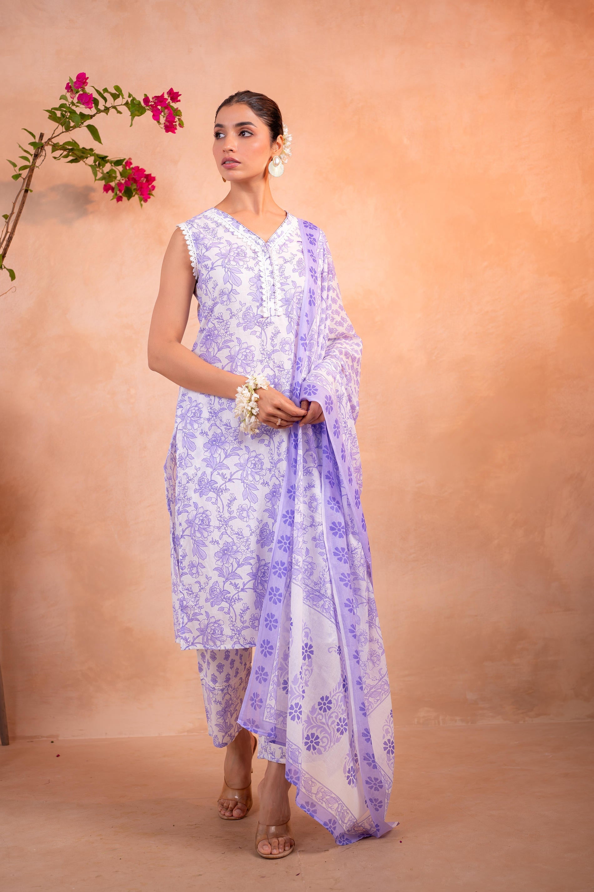 Juniper Lavender Whisper Floral Kurta Pant And Dupatta Set - Distacart