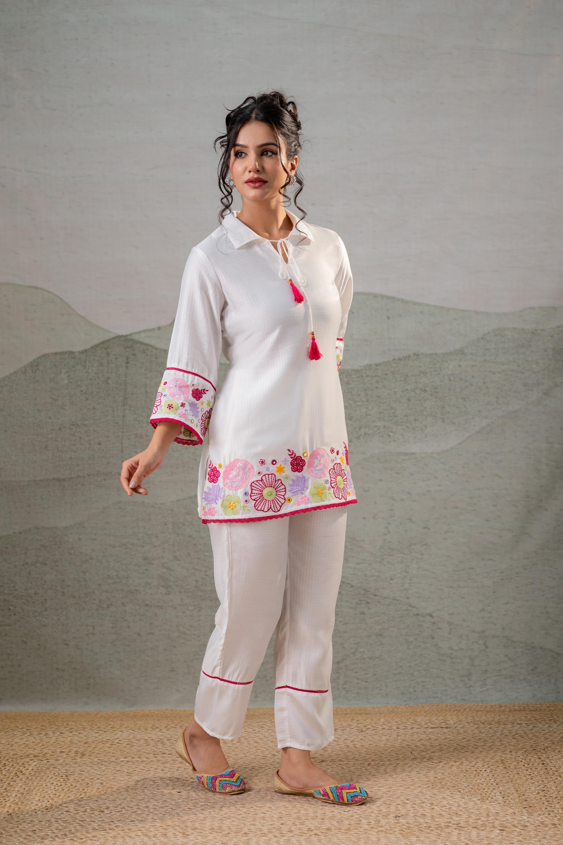 Juniper White Bloom Tassel Kurta Co-Ord - Distacart