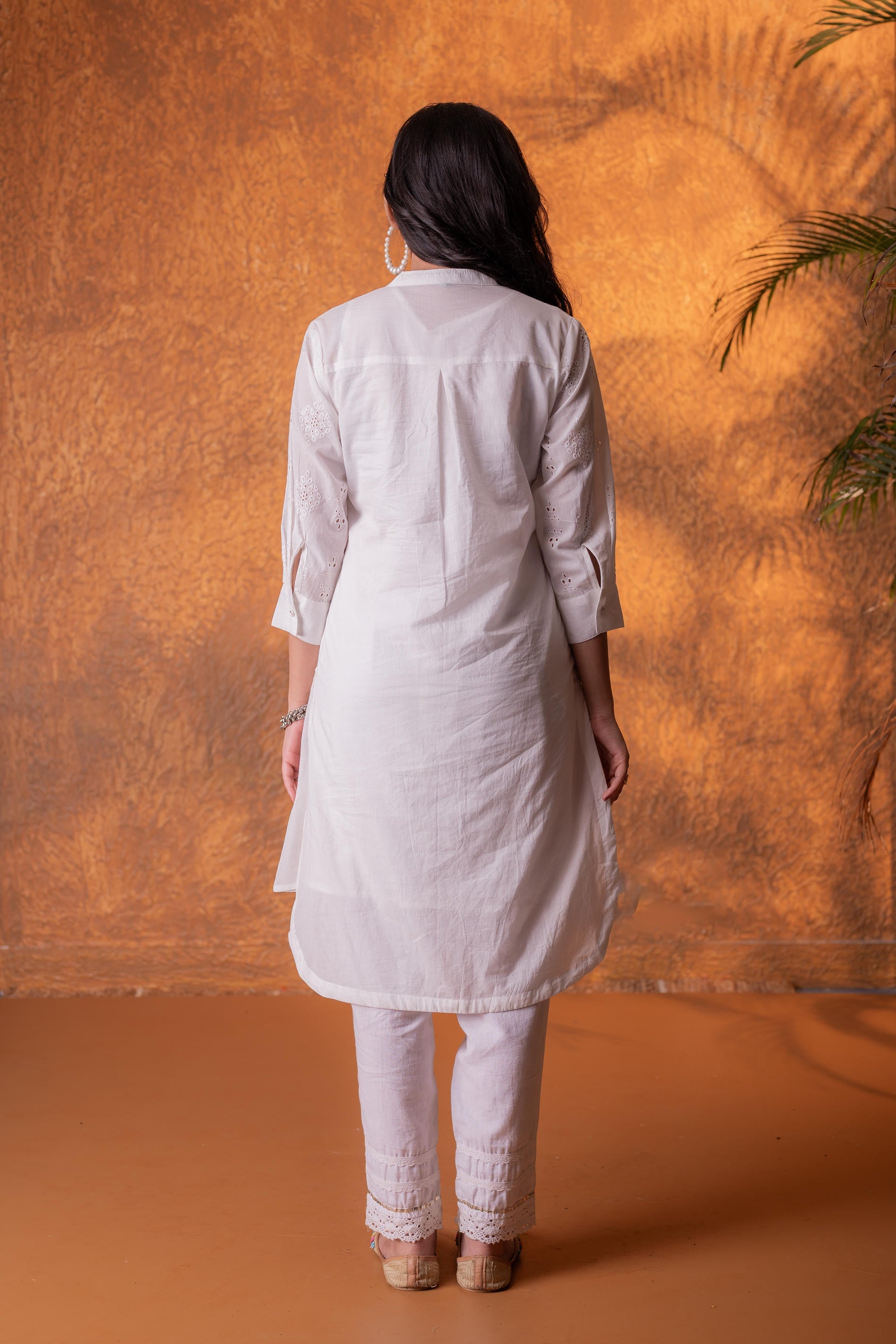 Juniper Off-White Chikankari Kurta - Distacart