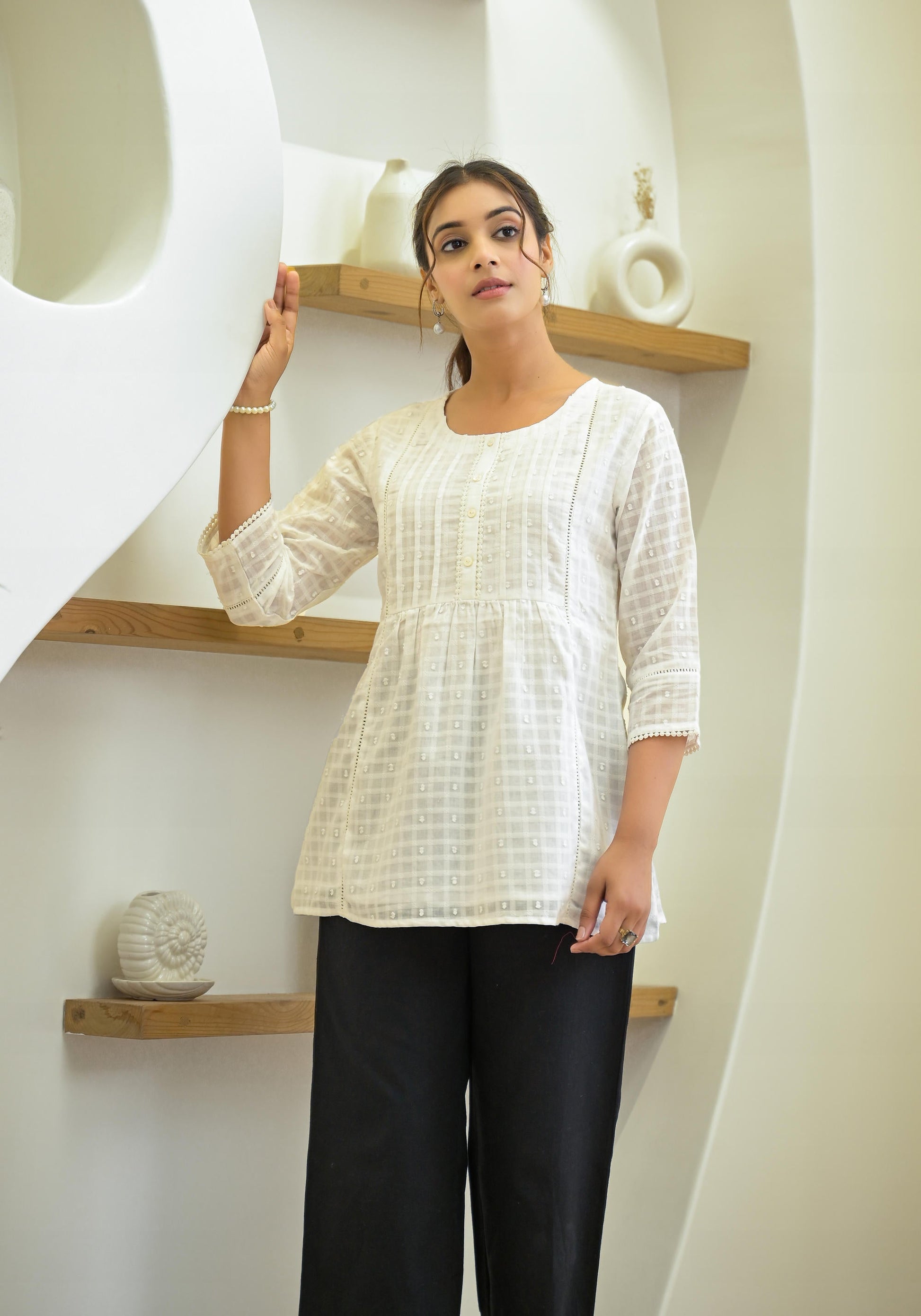 Juniper White Solid Cotton Tunic With Buttons & Lace - Distacart