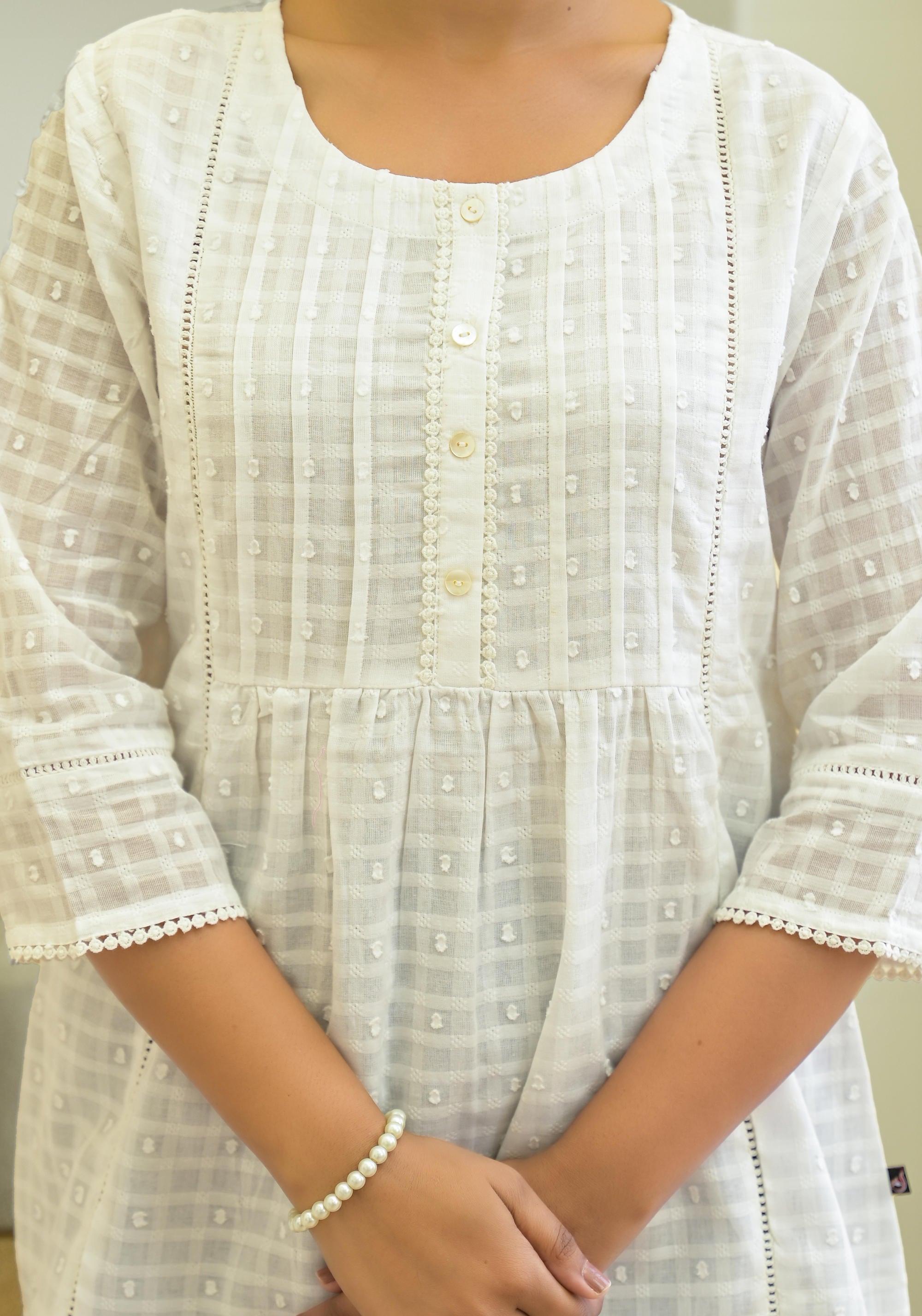 Juniper White Solid Cotton Tunic With Buttons & Lace