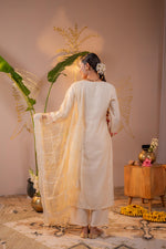 Thumbnail for Juniper Ivory Coral Blossom Printed Kurta Pant And Dupatta Set - Distacart