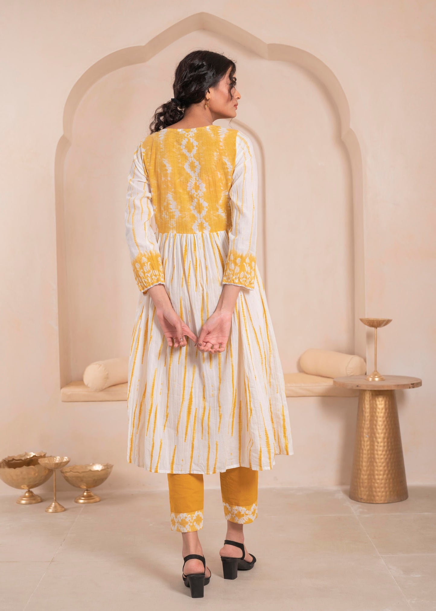 Juniper Mustered and white kurta , solid bottom and tie - dye dupatta with cotton lace , buttons , sequence - Distacart