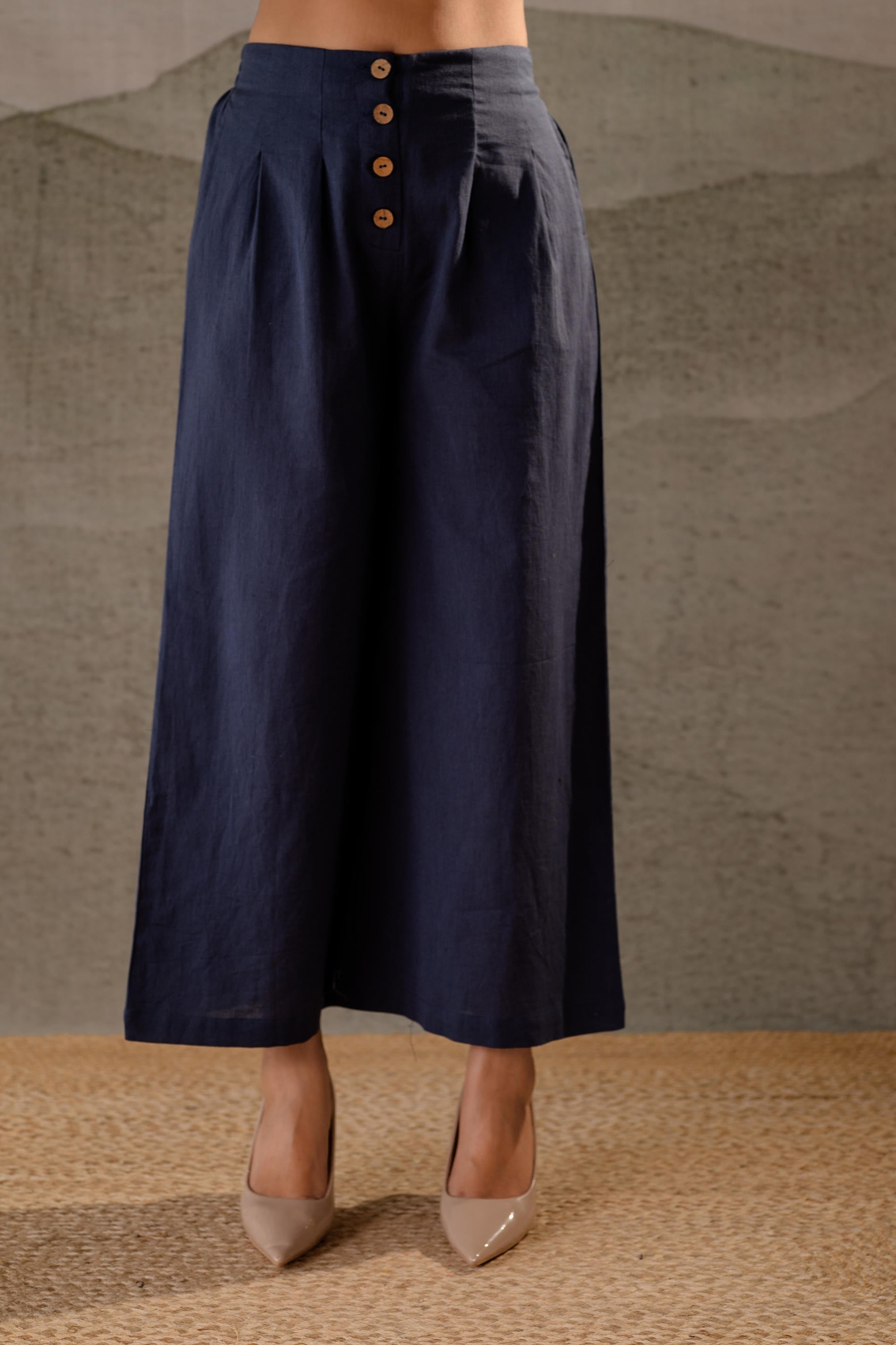 Juniper Off-White Scallop Bloom Top with Navy Tailored Pants - Distacart
