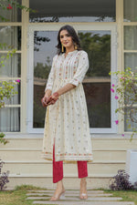 Thumbnail for Juniper Ivory Floral Printed Cotton Kurta With Thread Work & Lace - Distacart