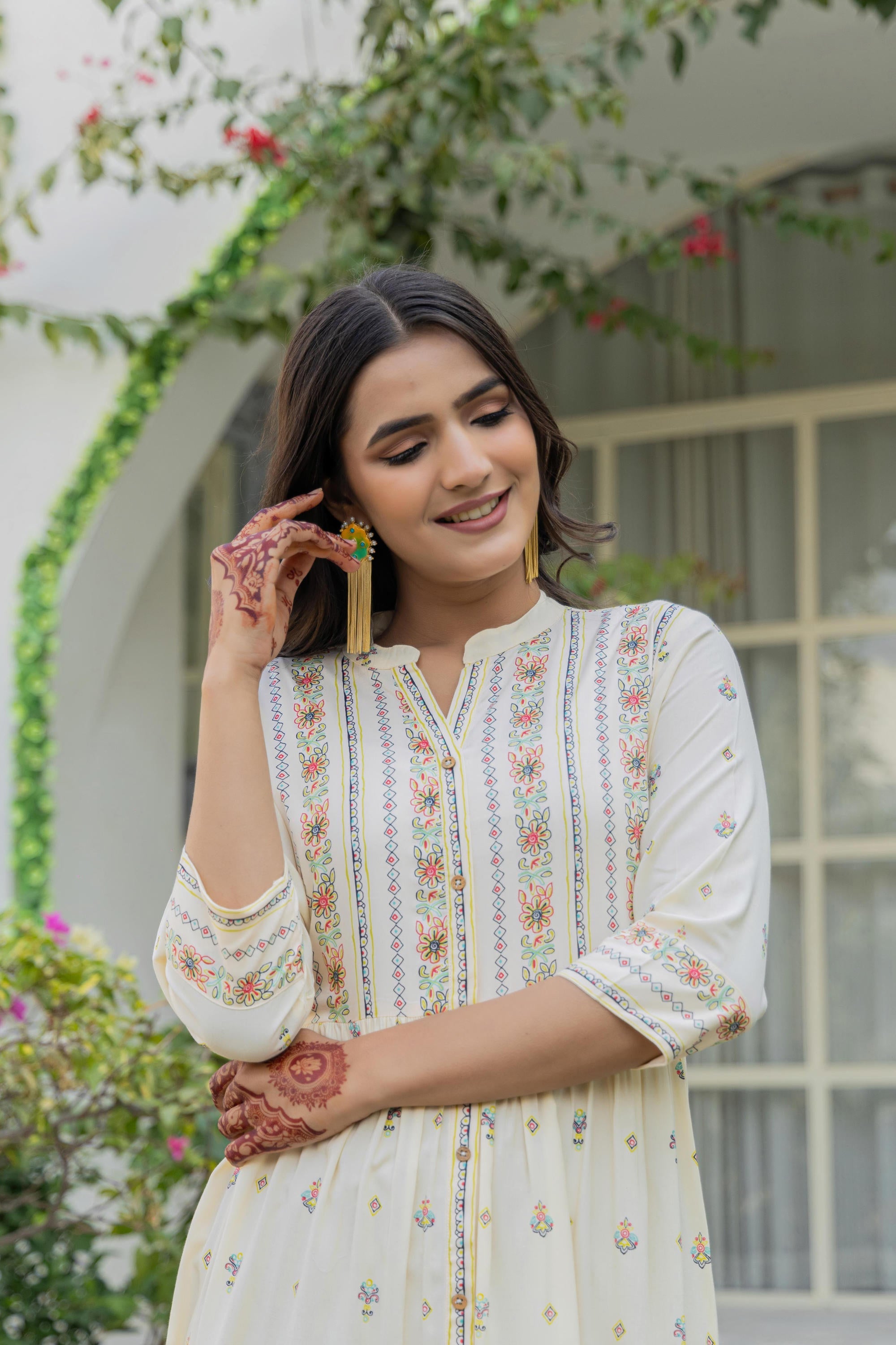 Juniper Ivory Floral Printed Cotton Kurta With Thread Work & Lace - Distacart