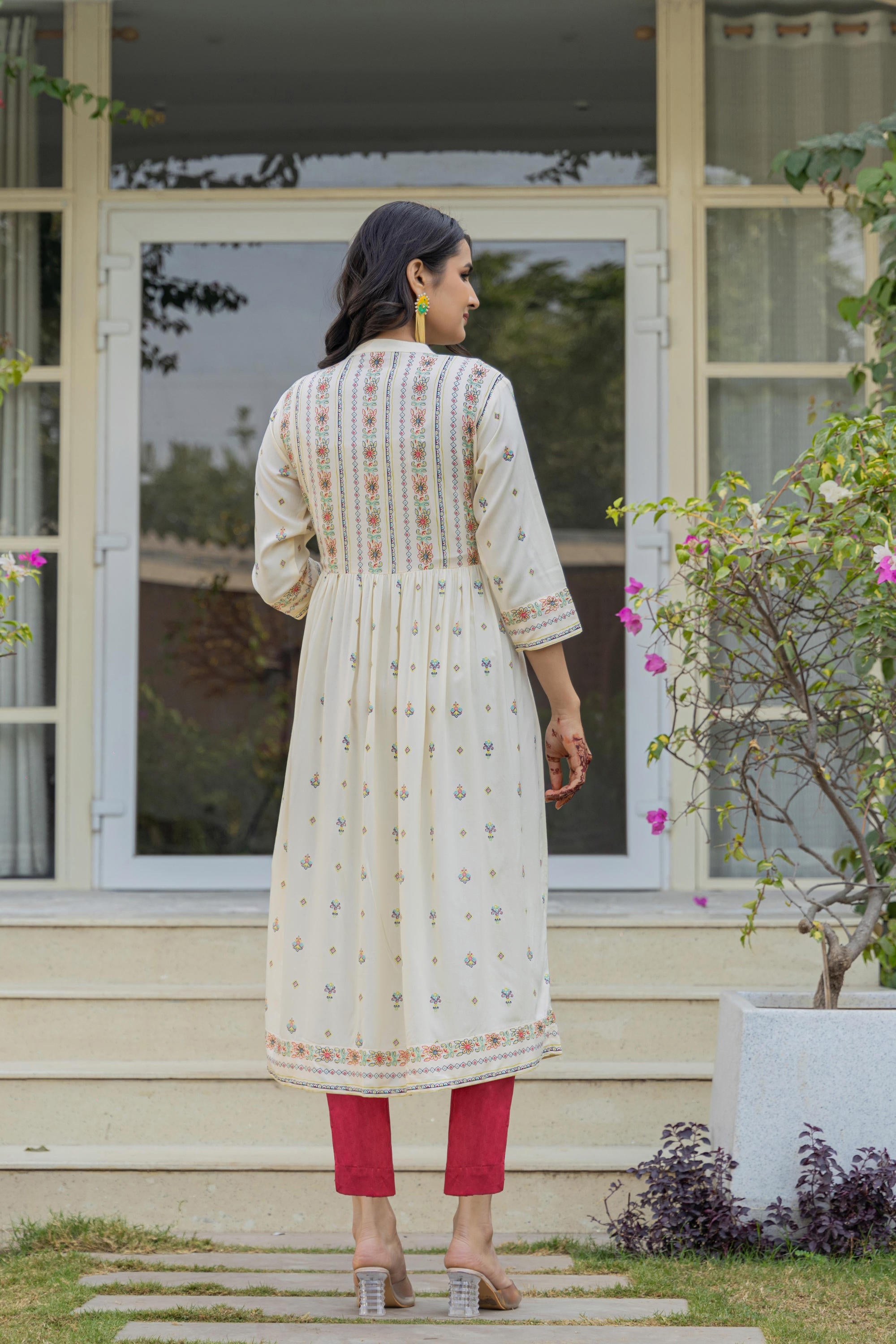 Juniper Ivory Floral Printed Cotton Kurta With Thread Work & Lace - Distacart