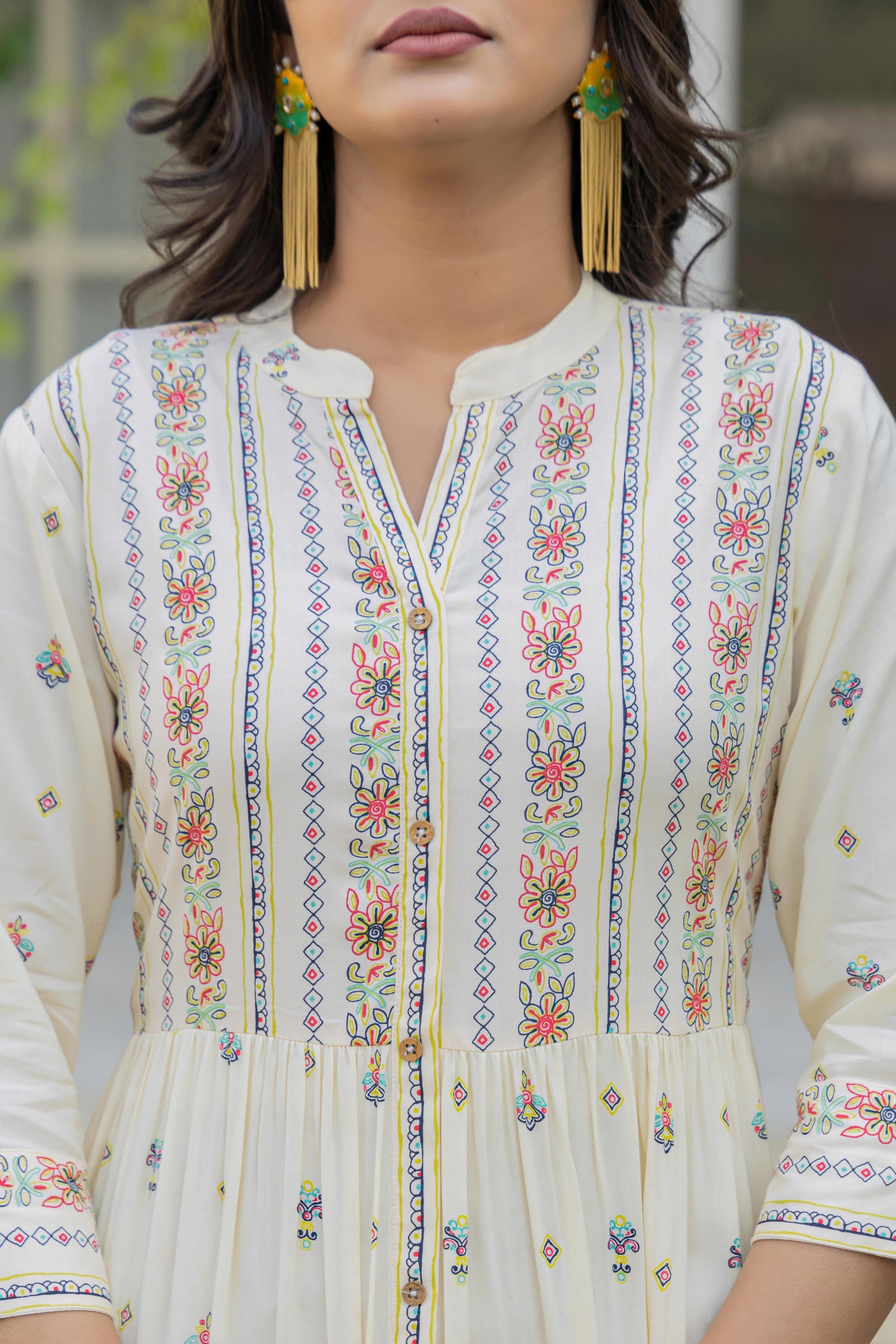 Juniper Ivory Floral Printed Cotton Kurta With Thread Work & Lace - Distacart