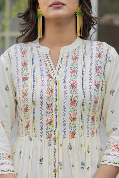 Juniper Ivory Floral Printed Cotton Kurta With Thread Work & Lace - Distacart