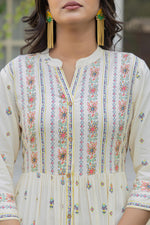 Thumbnail for Juniper Ivory Floral Printed Cotton Kurta With Thread Work & Lace - Distacart
