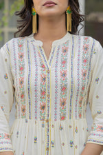 Thumbnail for Juniper Ivory Floral Printed Cotton Kurta With Thread Work & Lace - Distacart