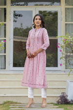 Thumbnail for Juniper Pink Floral Printed Viscose Kurta With Buttons - Distacart