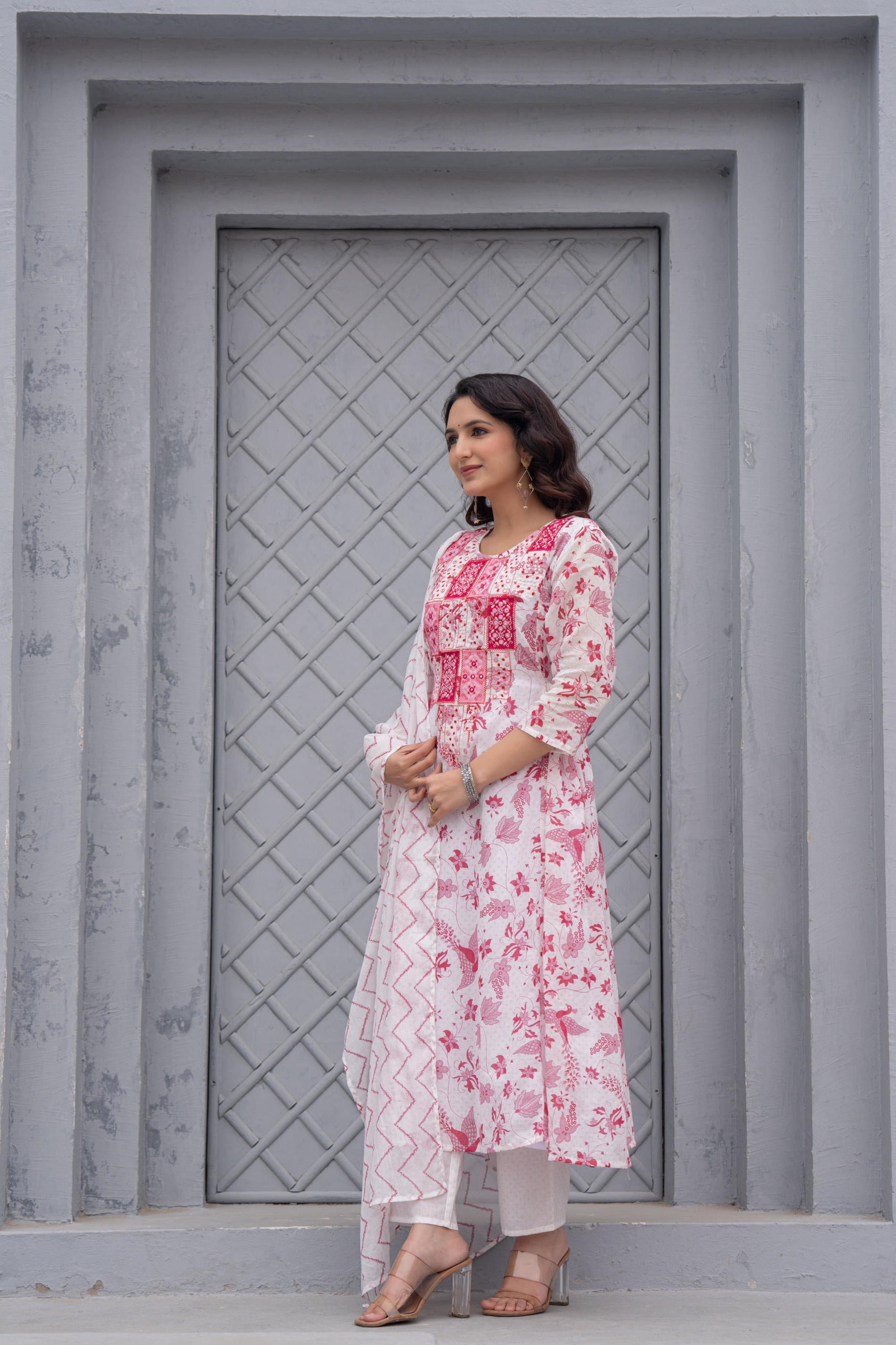 Juniper White & Pink Floral Printed Cotton Kurta Set With Thread & Mirror Work