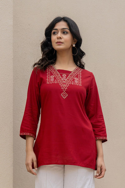 Juniper Maroon Solid Viscose Tunic With Thread Work - Distacart