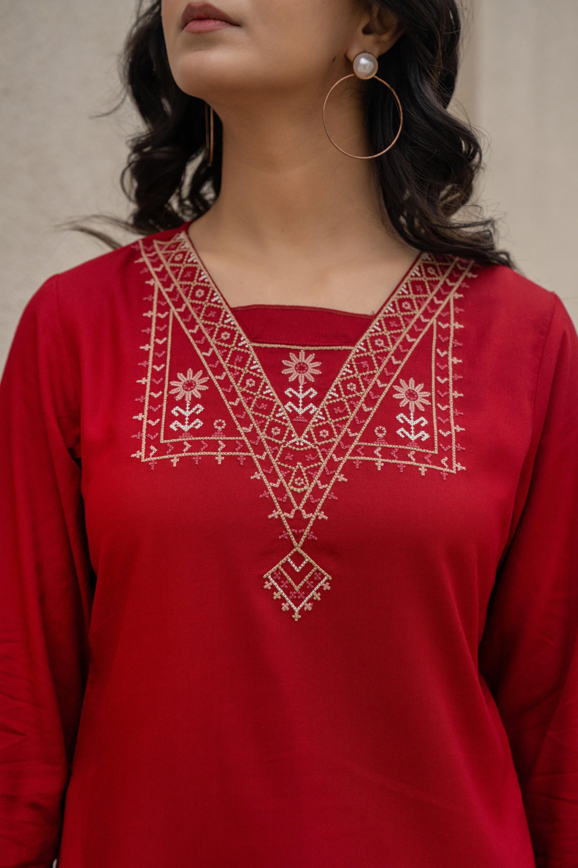 Juniper Maroon Solid Viscose Tunic With Thread Work - Distacart