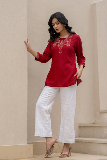Juniper Maroon Solid Viscose Tunic With Thread Work - Distacart