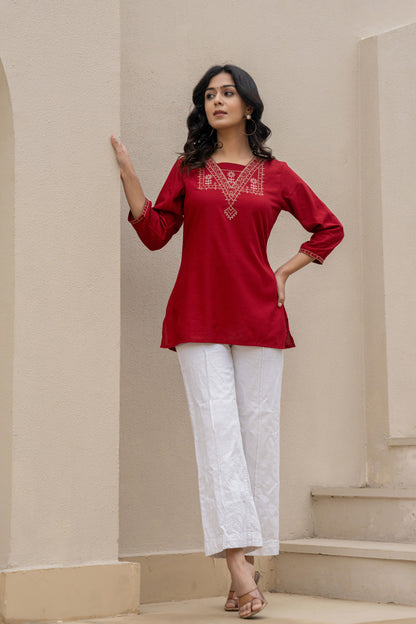 Juniper Maroon Solid Viscose Tunic With Thread Work - Distacart