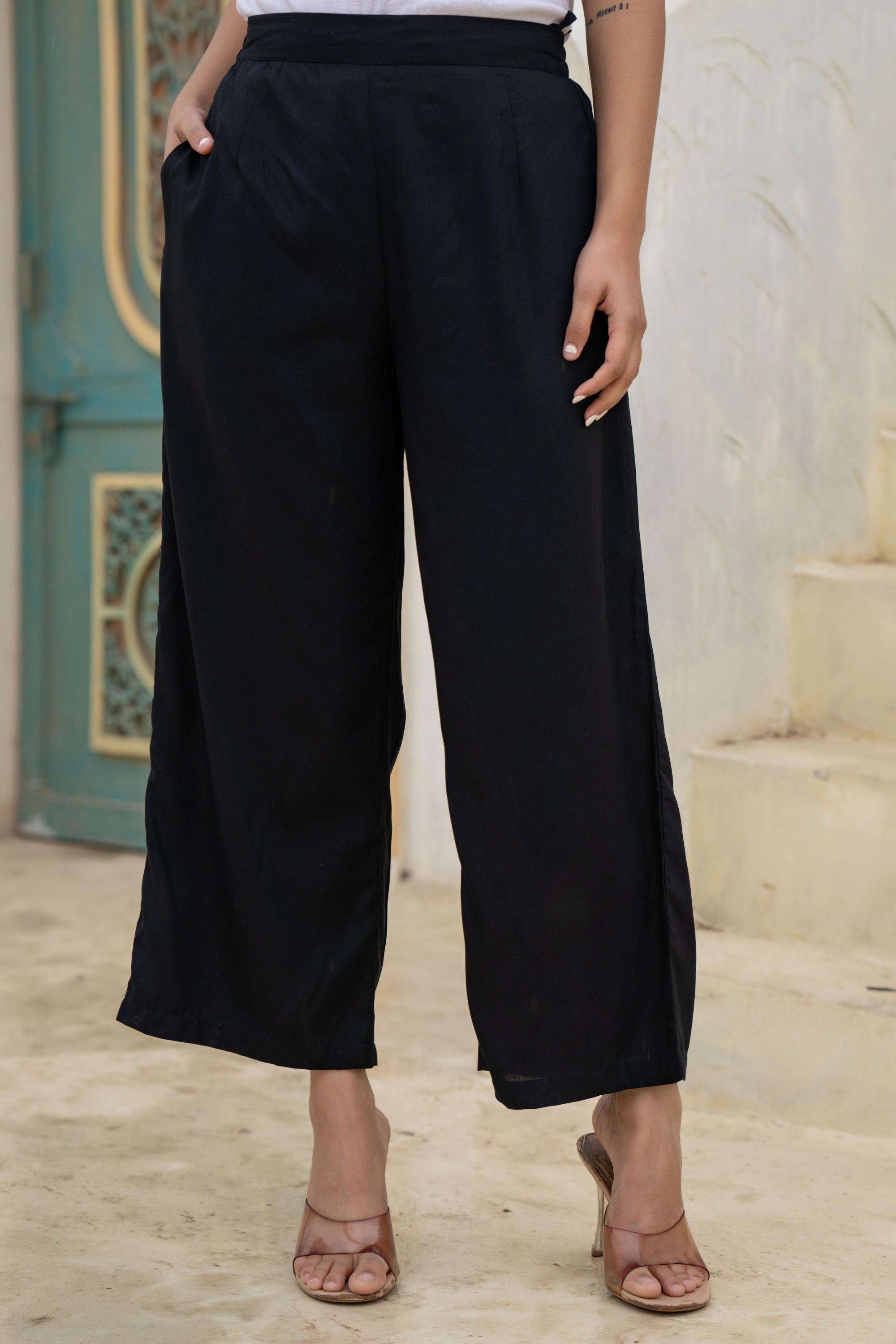 Juniper Black Solid Viscose Palazzo Pants