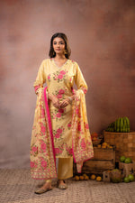 Thumbnail for Juniper Gulbahaar Blush Floral Kurta Pant And Dupatta Set - Distacart