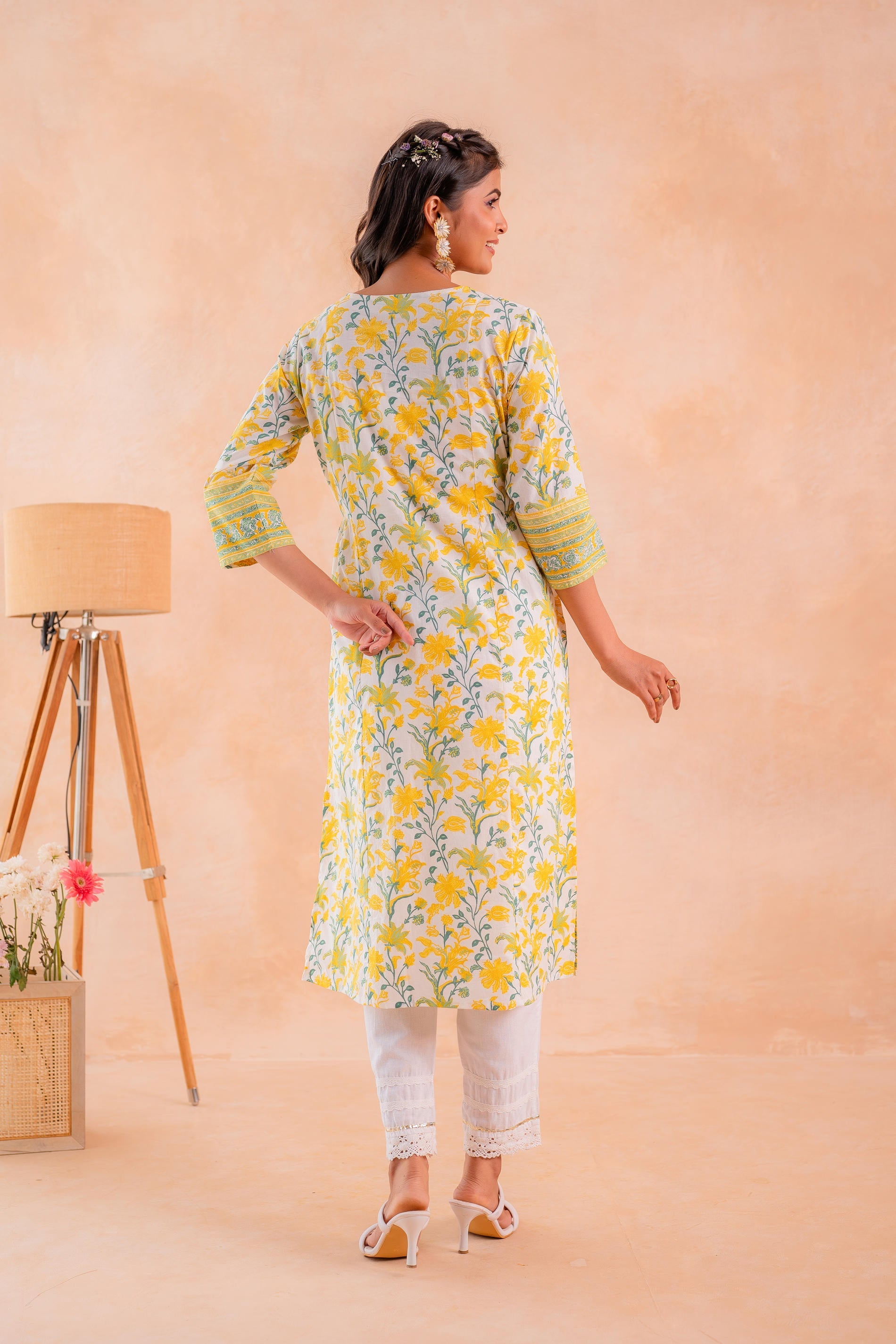 Juniper Yellow Blossom Panelled Kurta - Distacart