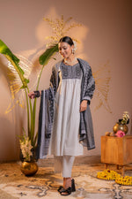 Thumbnail for Juniper Black & White Viraasat Printed Kurta Pant And Dupatta Set with Dupatta - Distacart