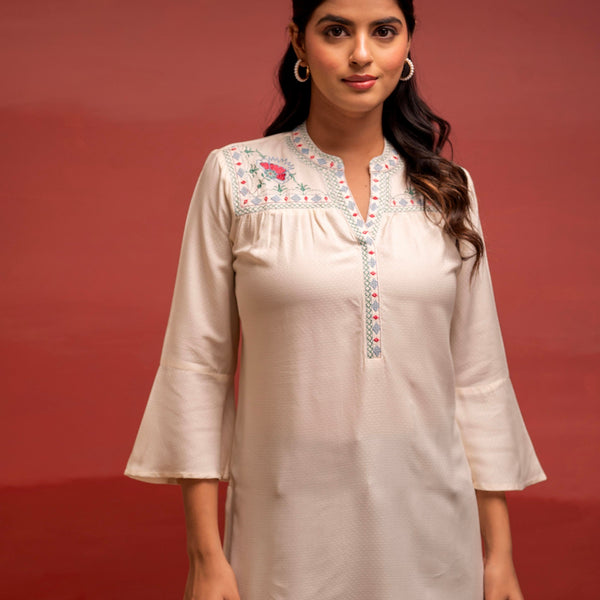 Juniper Off White Solid Viscose Tunic With Thread Work