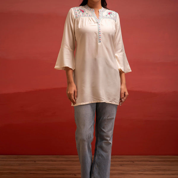 Juniper Off White Solid Viscose Tunic With Thread Work