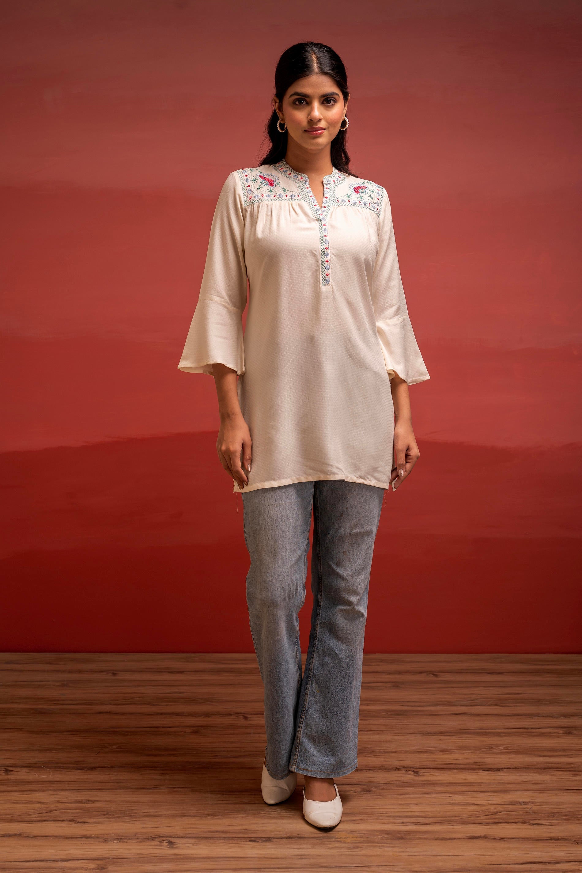 Juniper Off White Solid Viscose Tunic With Thread Work - Distacart