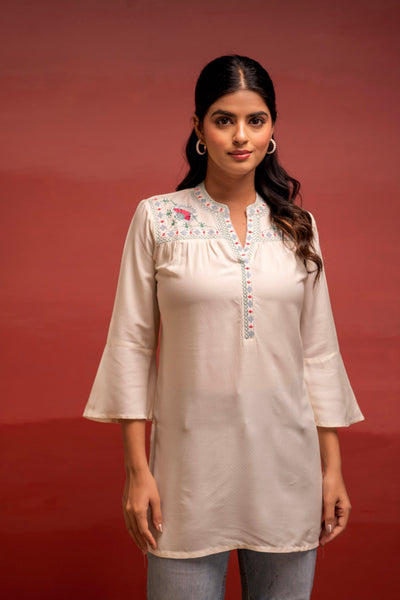 Juniper Off White Solid Viscose Tunic With Thread Work