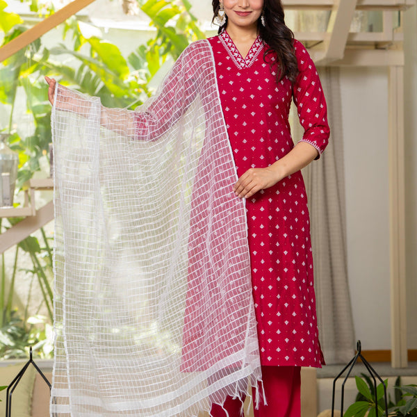 Juniper Fuchsia Solid Man Made Fiber Kurta, Pant & Dupatta Set With Thread Work