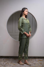 Thumbnail for Juniper Fuchsia Green Solid Viscose Tunic And Pants Co-Ord Set With Zari Work And Button Detailing