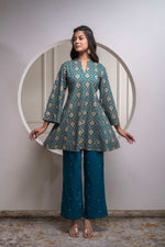 Thumbnail for Juniper Teal Floral Printed Kurta & Solid Pants Set In 100% Viscose
