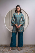 Thumbnail for Juniper Teal Floral Printed Kurta & Solid Pants Set In 100% Viscose