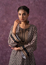 Thumbnail for Juniper Noor Jaal Printed Long Kurta - Distacart