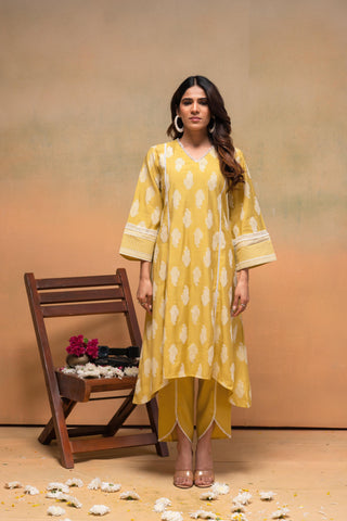 Juniper Viscose Yellow Embroidered Kurta Pant Co-Ordset With Thread Work & Lace