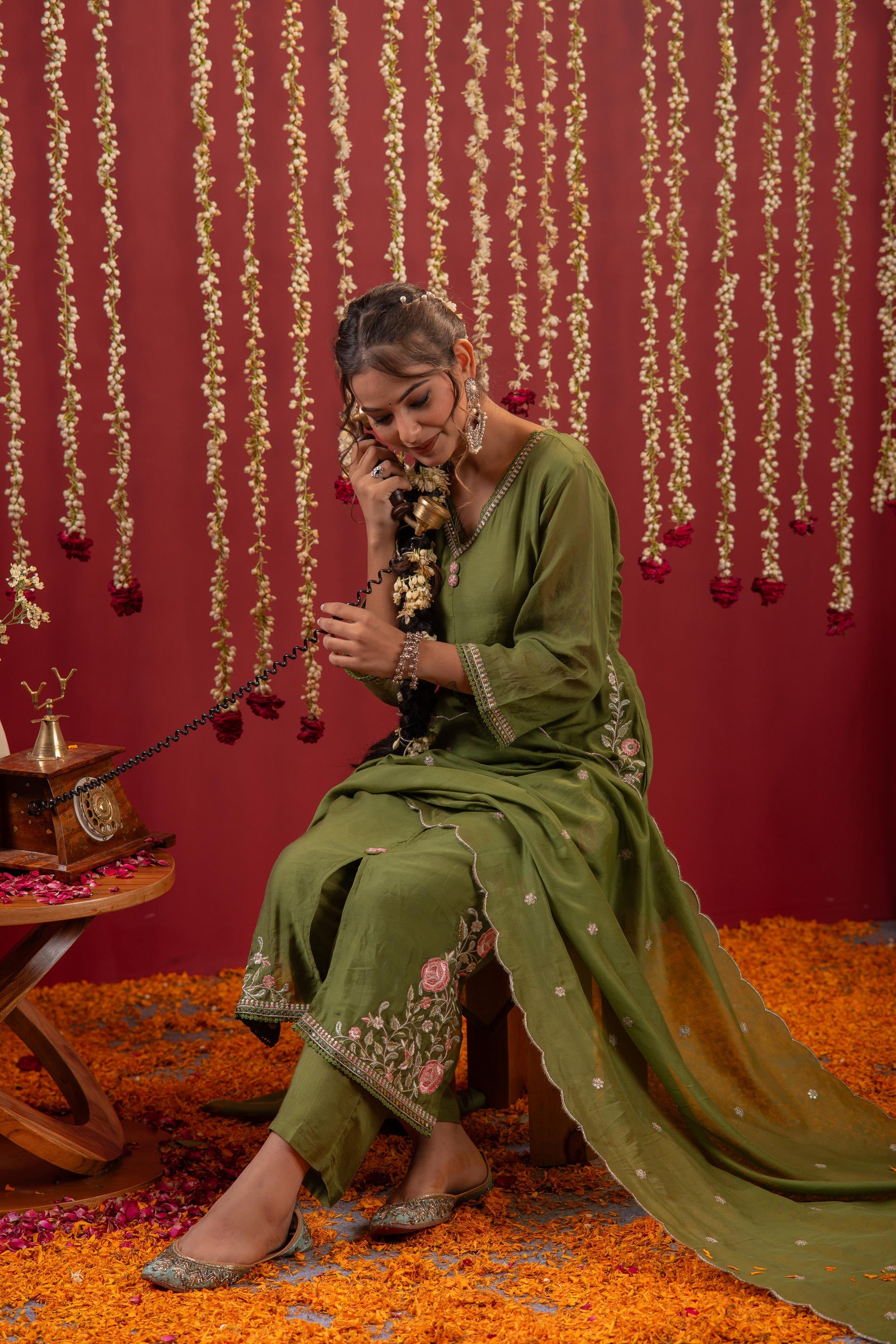 Juniper Mehendi Green Embroidered Kurta Set With Dupatta